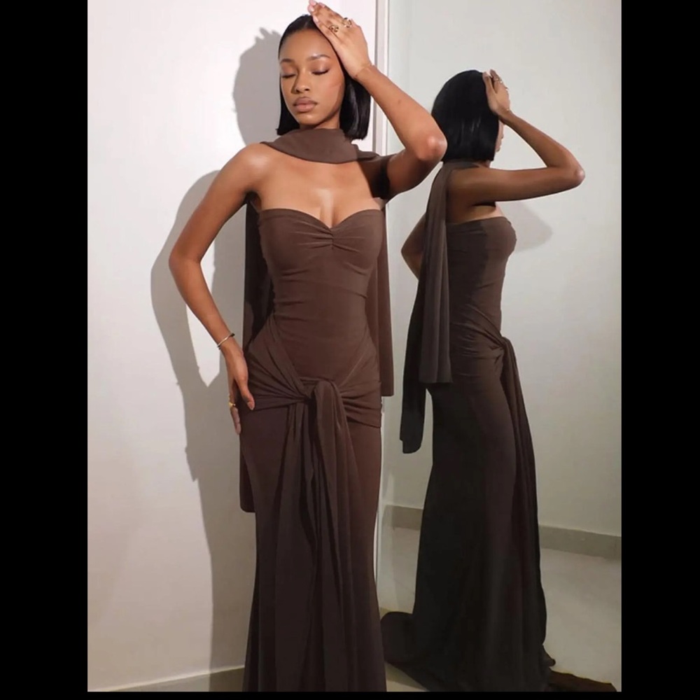 Elegant Strapless Brown Evening Gown with Drape Detail